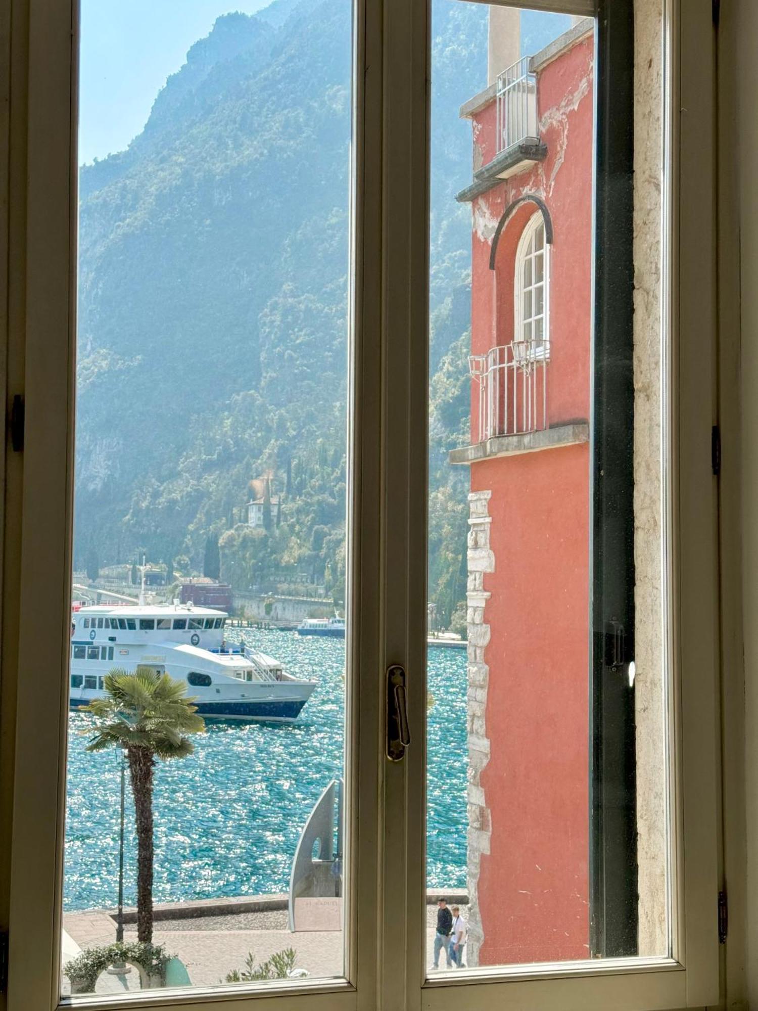 Queen Of The Lake Riva del Garda Exterior foto