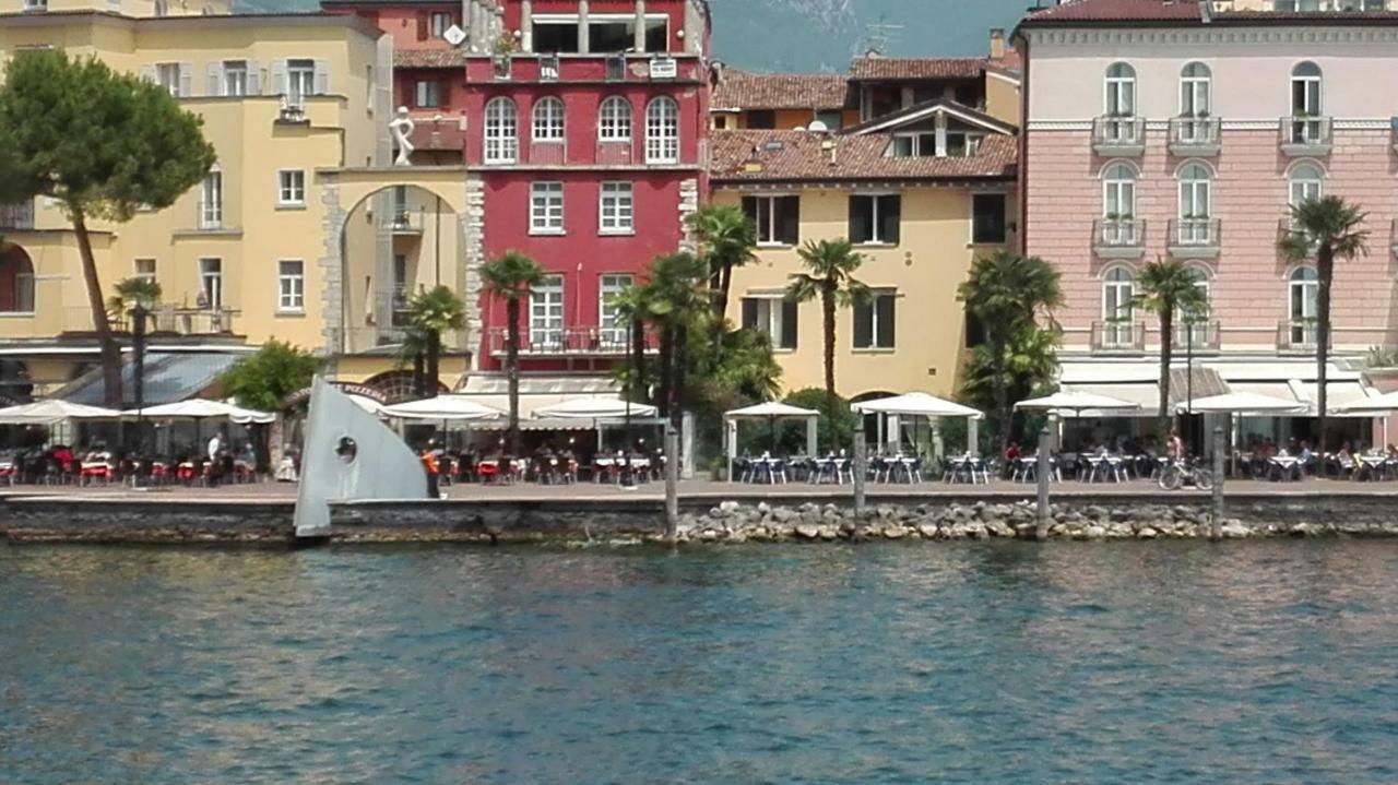 Queen Of The Lake Riva del Garda Exterior foto